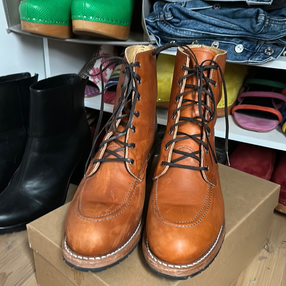 RED WING CLARA WOMEN'S HEELED BOOT IN ORO LEGACY LEATHER sz 10